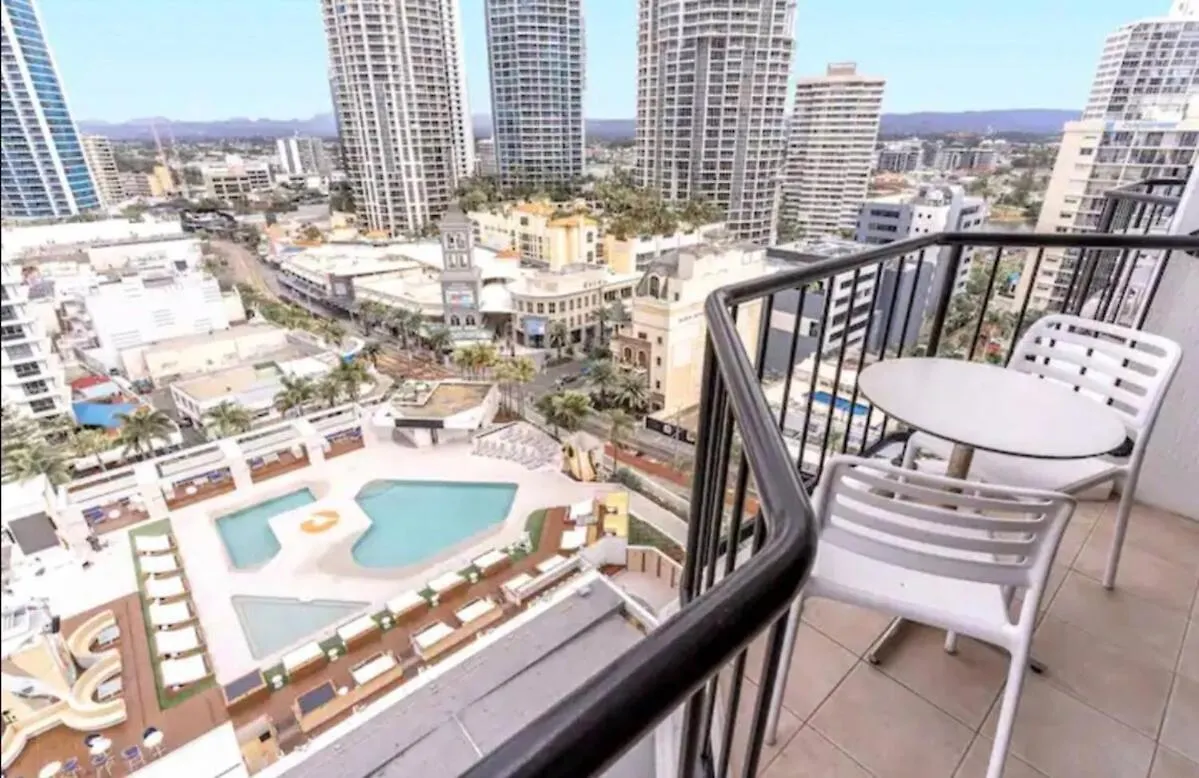 Breathtaking Ocean And City Views Level 20 Gold Coast